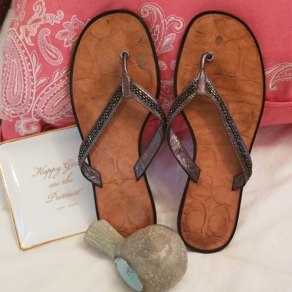 Coach Laurel Size 8 Pewter Sandals.
